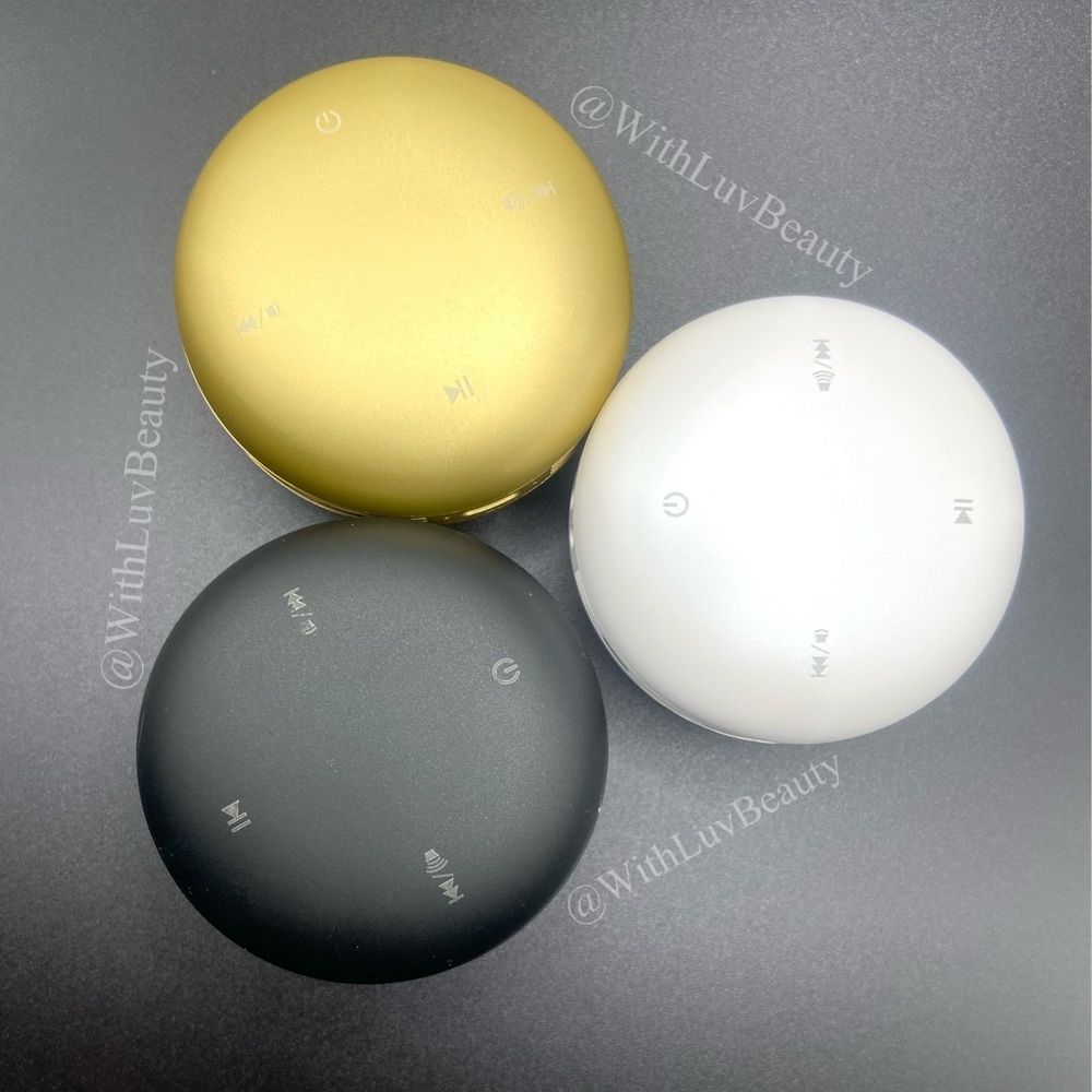 Burger macaron speaker.